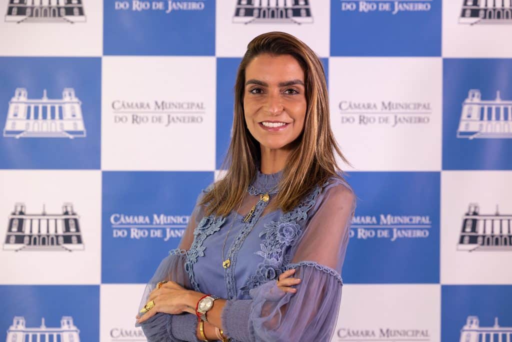 Vereadora propõe lei que proíbe contratação de artistas com discurso político em shows pagos pela Prefeitura do Rio