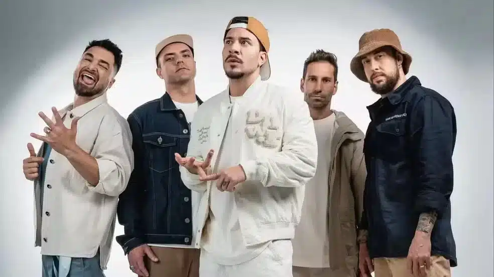 a foto mostra o grupo jeito moleque, que fará show em Limeira