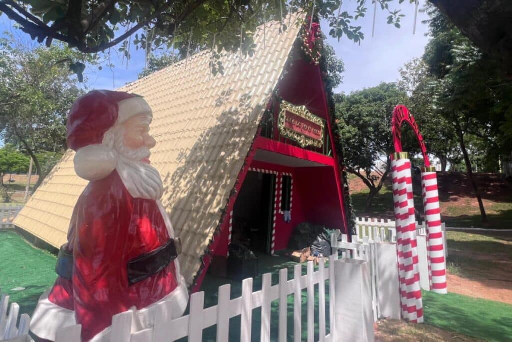 Casinha do Papai Noel no parque Vitória Régia