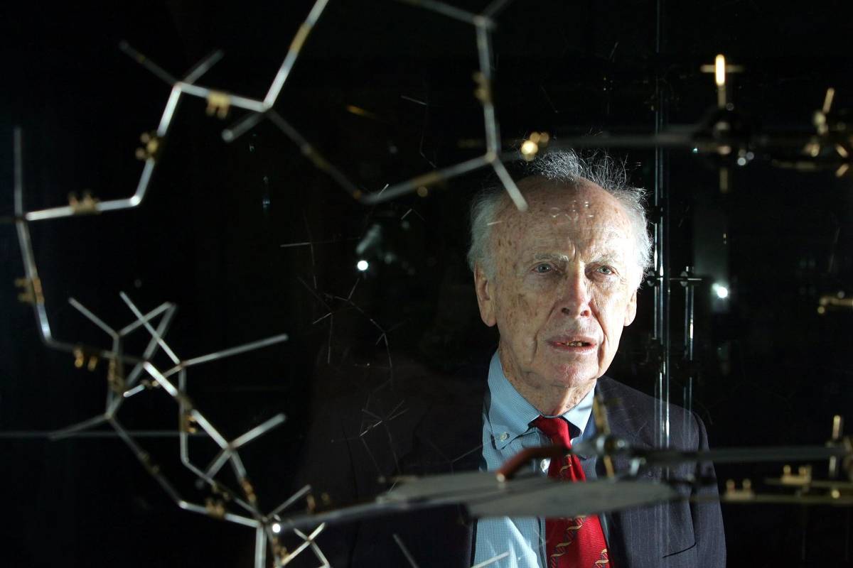 Morre James Watson, que ajudou a decifrar estrutura do DNA - 07/11/2025 - Ciência