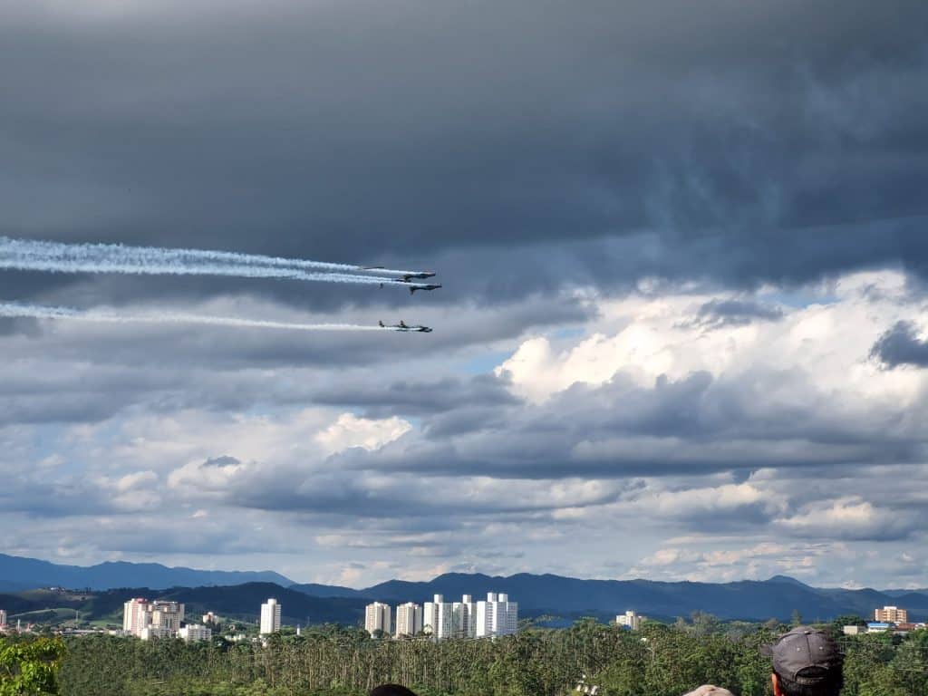 Esquadrilha da Fumaça se apresenta no aniversário de São José dos Campos