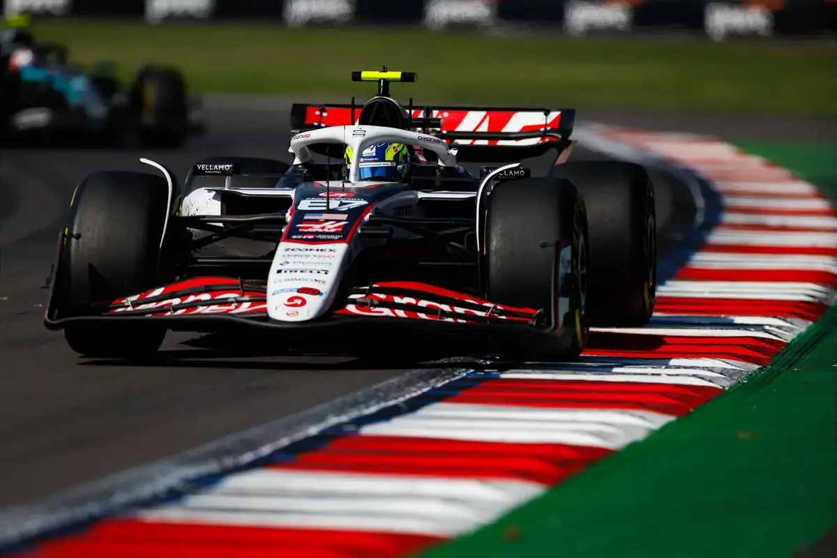 Poderá Ele Substituir Lewis Hamilton na Ferrari?