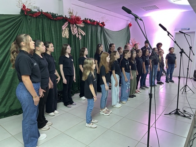 Recital de Natal difunde diversidade e talento de coralistas em noite especial de apresentações em Maravilha | WH3 - Sistema 103 - Rádio Raio de Luz - Rádio Lider