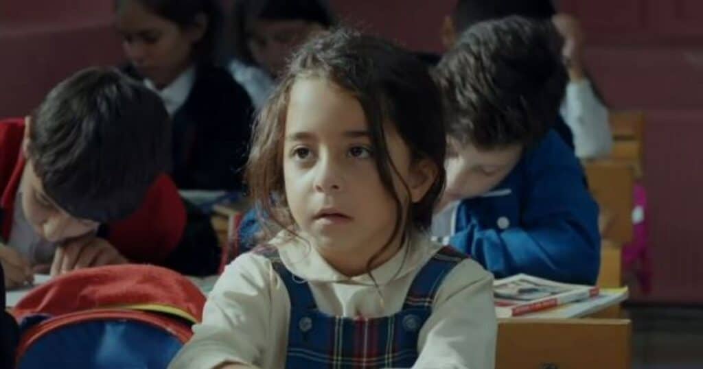 Resumo do capítulo de terça-feira 25 de novembro da novela turca 'Mãe', da Record: Melek/Turna toma difícil atitude para proteger Zeynep