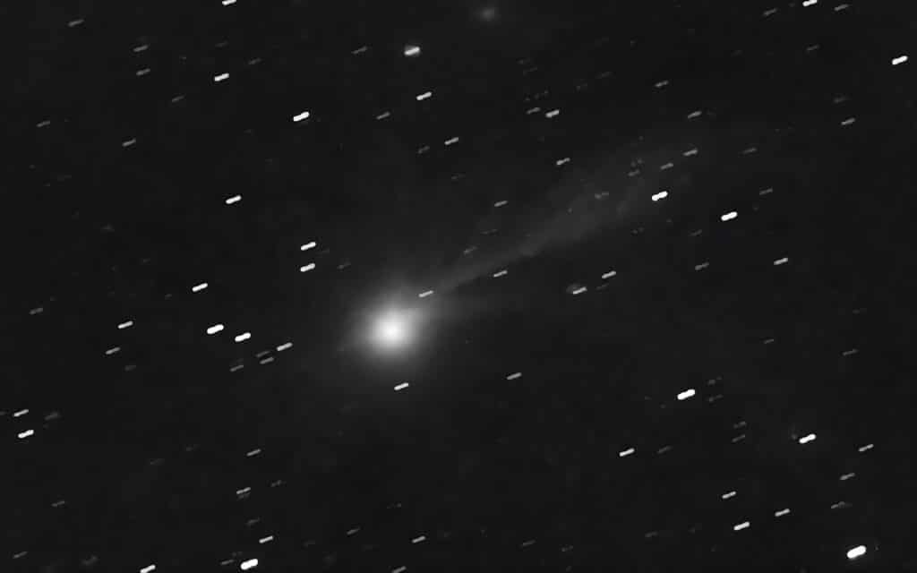 Visitante interestelar 3I/ATLAS desenvolve cauda incomum