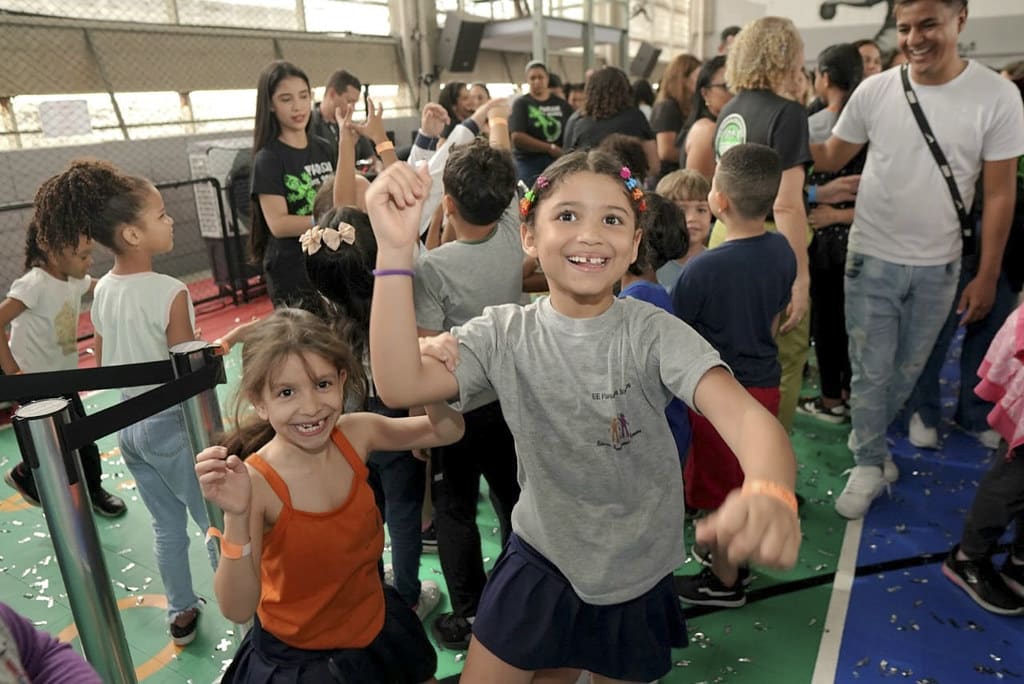 Melhor Escola do Mundo: Crianças de Cubatão compartilham os seus sonhos