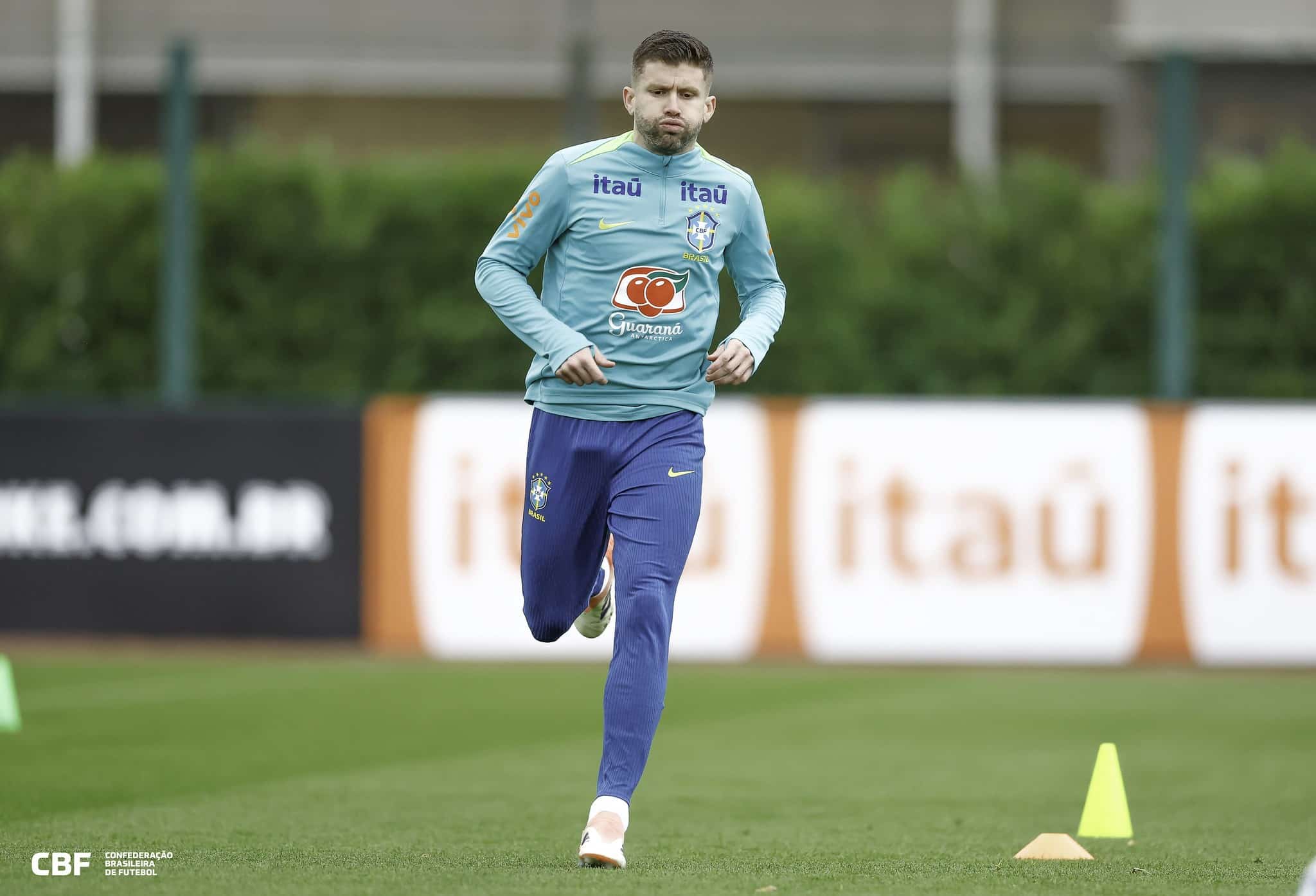 Caio Henrique vê disputa aberta na lateral da Seleção e aponta carência mundial na posição