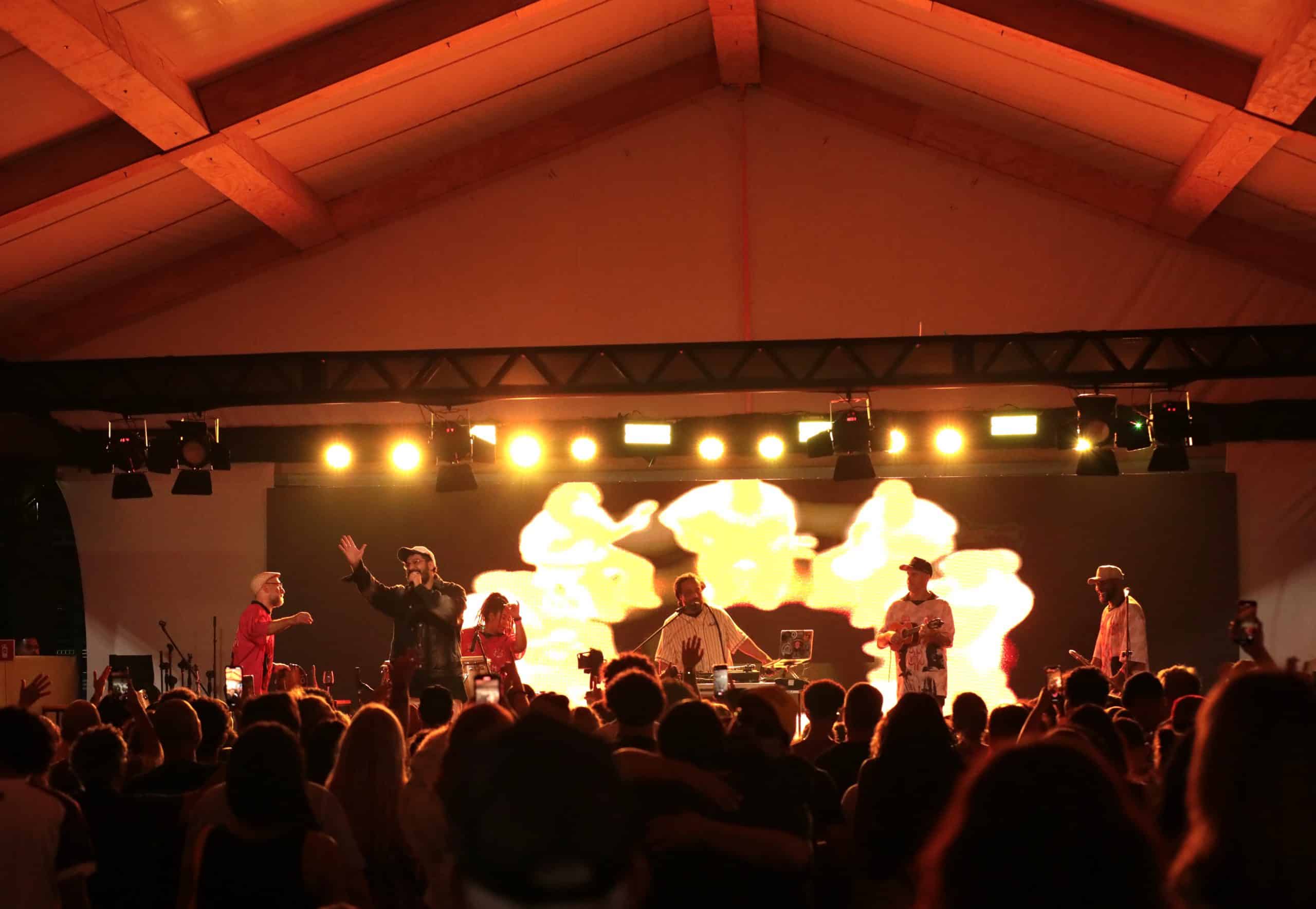 Maricá: Criolo levanta público no primeiro dia de shows do Festival Somos Latinos