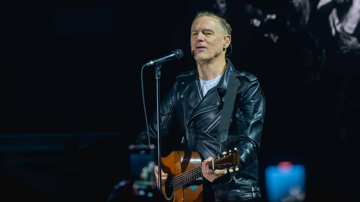 Bryan Adams confirma show em Porto Alegre e mais três cidades do Brasil em 2026