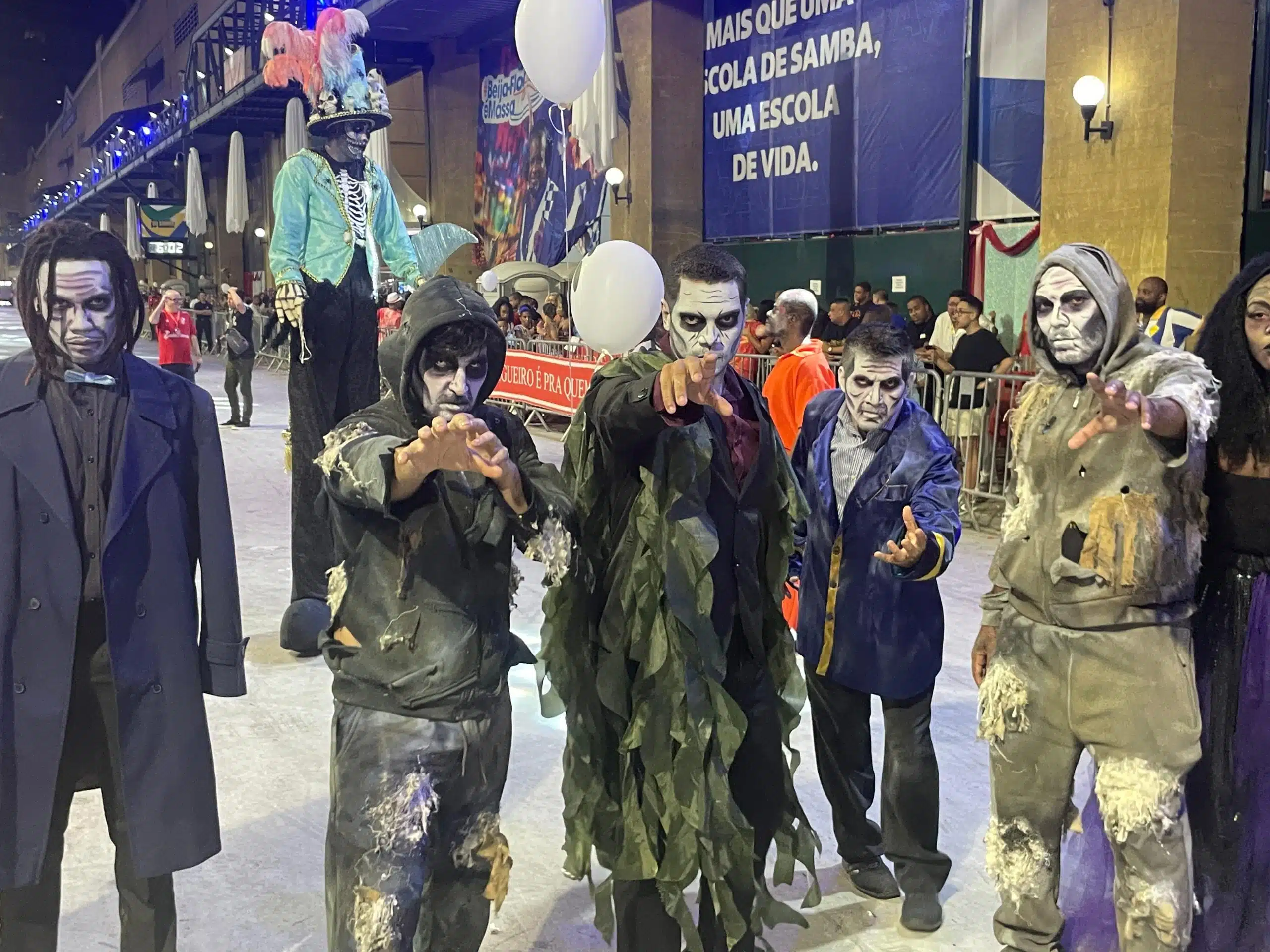 RIO: Celebração pelo Dia Nacional do Samba começa hoje com shows e 4 escolas