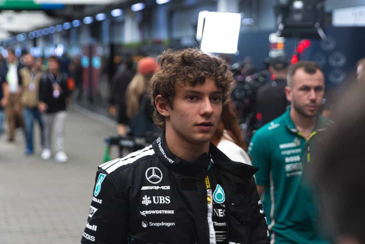 Antonelli fala sobre pressão, estratégia e conversa “mental” com pneus em Las Vegas