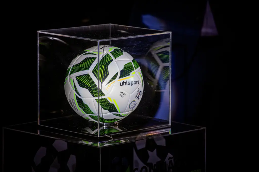 FGF apresenta bola que será utilizada no Campeonato Goiano de 2026