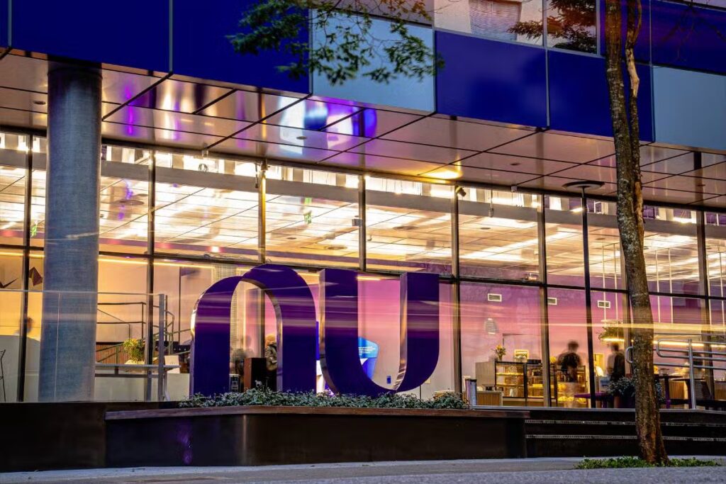 Nubank enfrenta revolta e demite 12 após discussão no Zoom sobre redução de trabalho remoto | Finanças