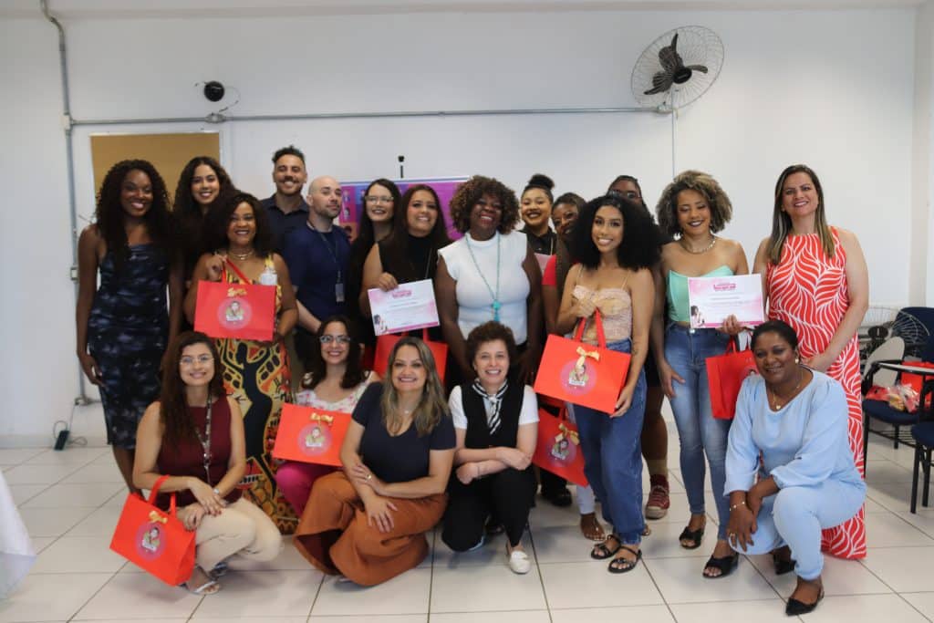 Secretaria da Mulher de Sorocaba promove curso de maquiagem para pele negra durante o mês de novembro – Agência de Notícias