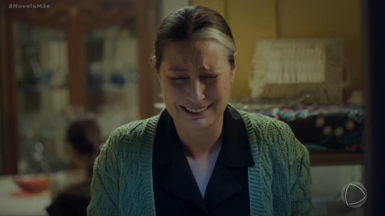 Novela Mãe: Gonul passa mal e vai parar no hospital para parar Ali