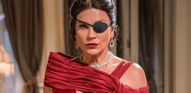 Sandra (Flávia Alessandra) aparecerá morena e usando tapa-olho como a baronesa Dechamps em