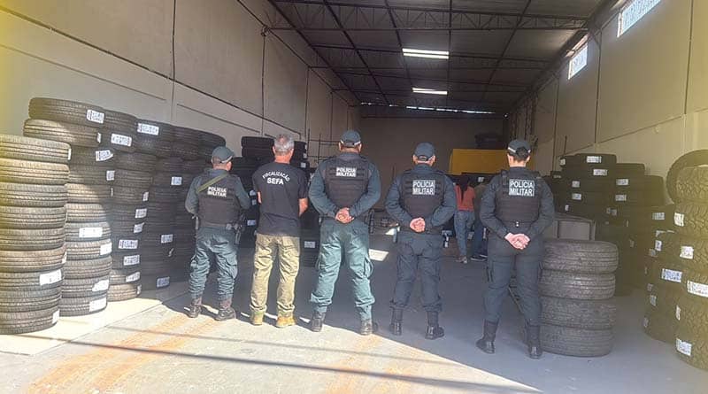 EM SANTARÉM, CAMINHÃO É APREENDIDO COM 1.677 PNEUS SEM NOTA FISCAL