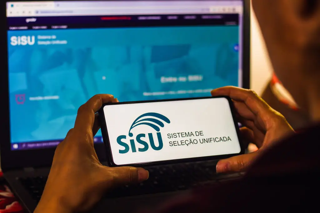 Inscrições do Sisu 2026: A Contagem Regressiva e o Novo Uso de Múltiplas Notas do Enem Detalhe da tela de login do Sisu mostrando a contagem regressiva para o encerramento do período de inscrições.