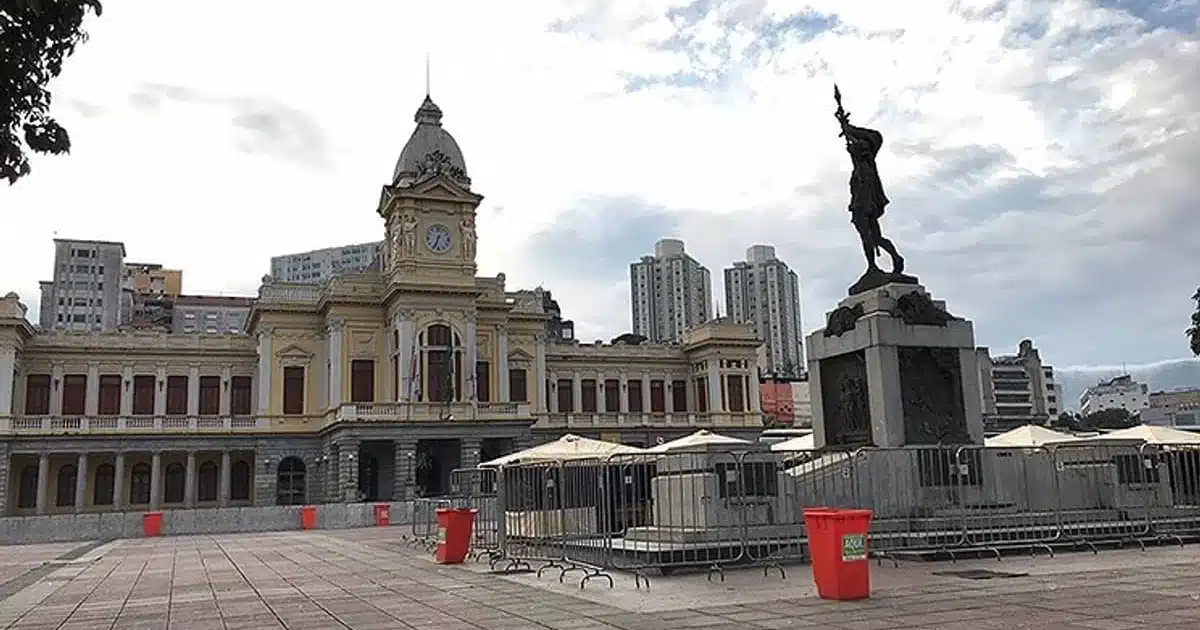 Aniversário de Belo Horizonte terá shows gratuitos na Praça da Estação; veja programação