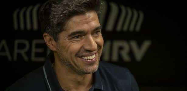 Abel Ferreira, técnico do Palmeiras, durante partida contra o Atlético-MG, na Arena MRV