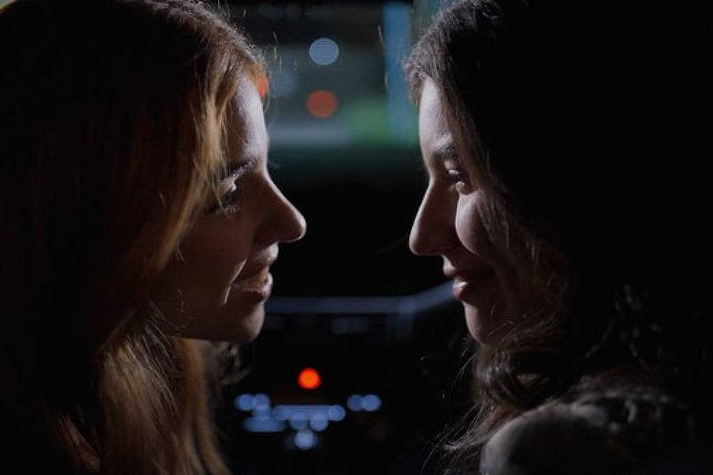 Juquinha e Lorena, interpretadas por Gabriela Medvedovsky e Alanis Guillen