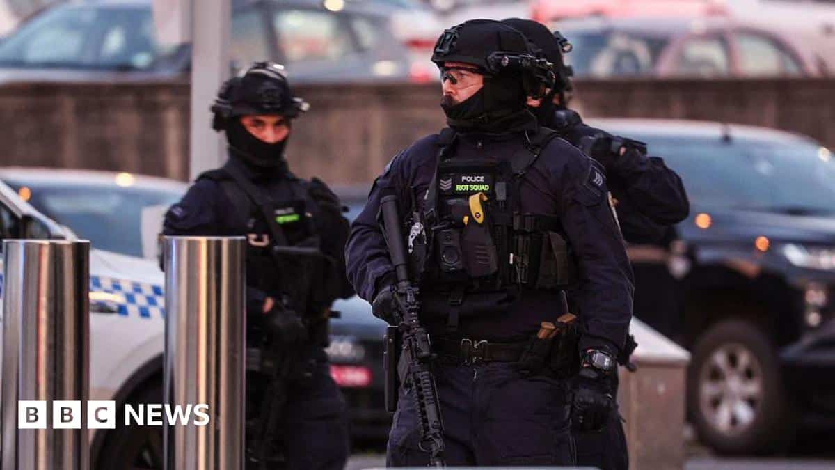 Bondi Beach: Ten killed in shooting including one gunman, police say