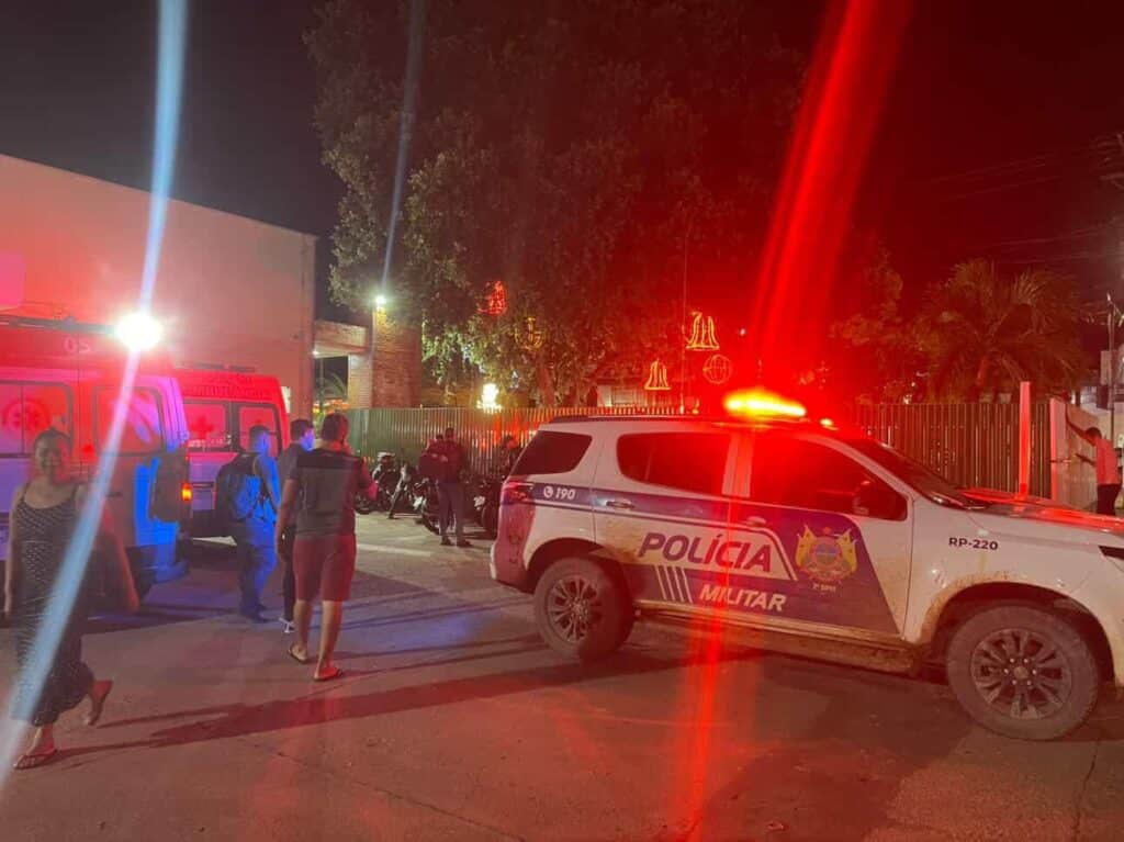 Parentes de idoso internado após AVC são baleados pela PM em PS do AC