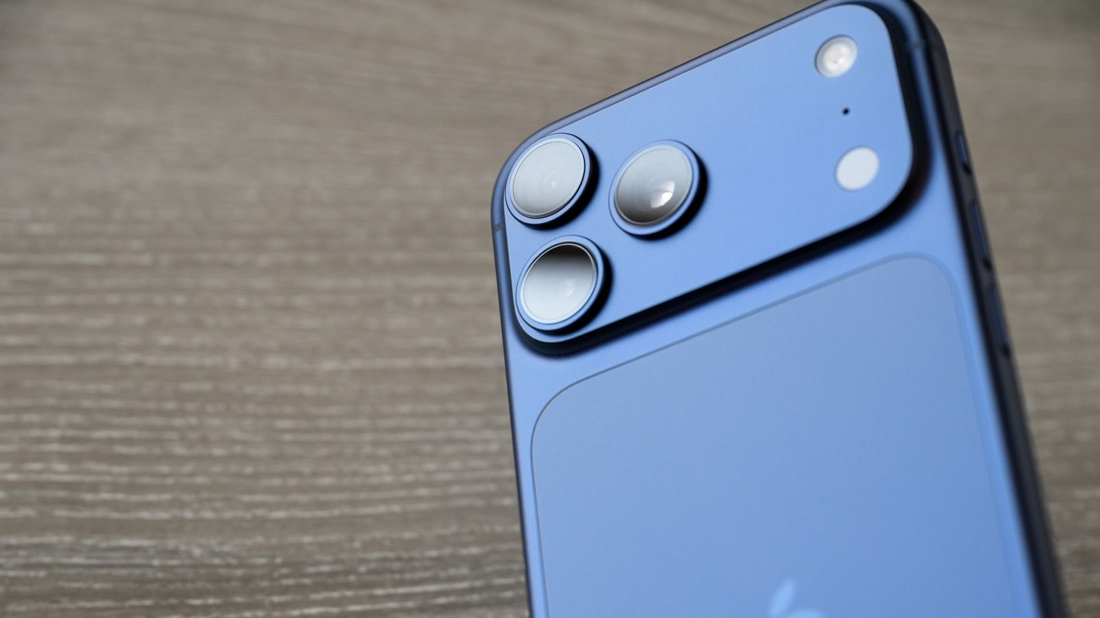 Imagens do 1º iPhone dobrável surpreendem com design “diferente”; confira