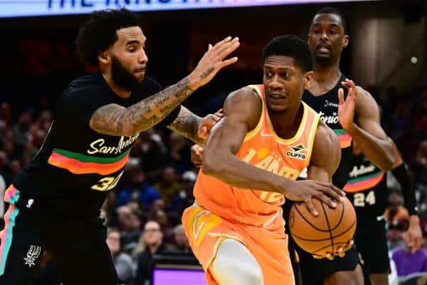 Looking to move past loss in trap game, Spurs welcome Cavaliers