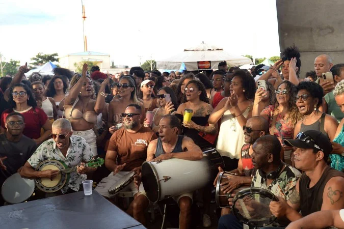 Conhecida também como Estação do samba, a festa surgiu em 2015 para proporcionar diversão aos que ficam em Brasília no fim do ano -  (crédito: Fotos: Minervino Júnior/CB)