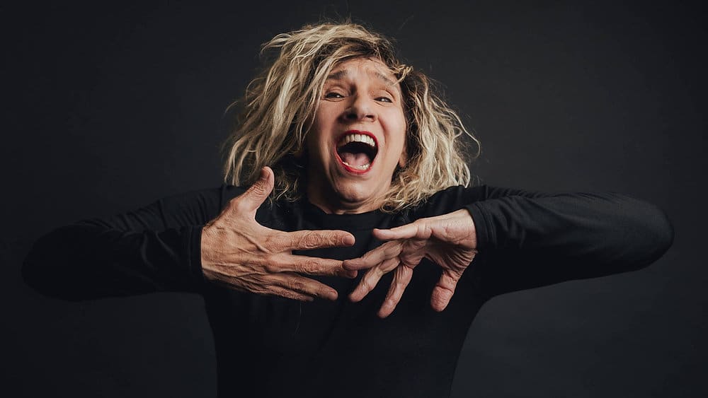 Denise Stoklos traz o premiado espetáculo “Mary Stuart” para apresentações em Curitiba