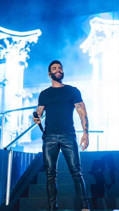 Voo de Gusttavo Lima já deixou Goiânia; produção confirma que show segue no horário programado | HiperNotícias