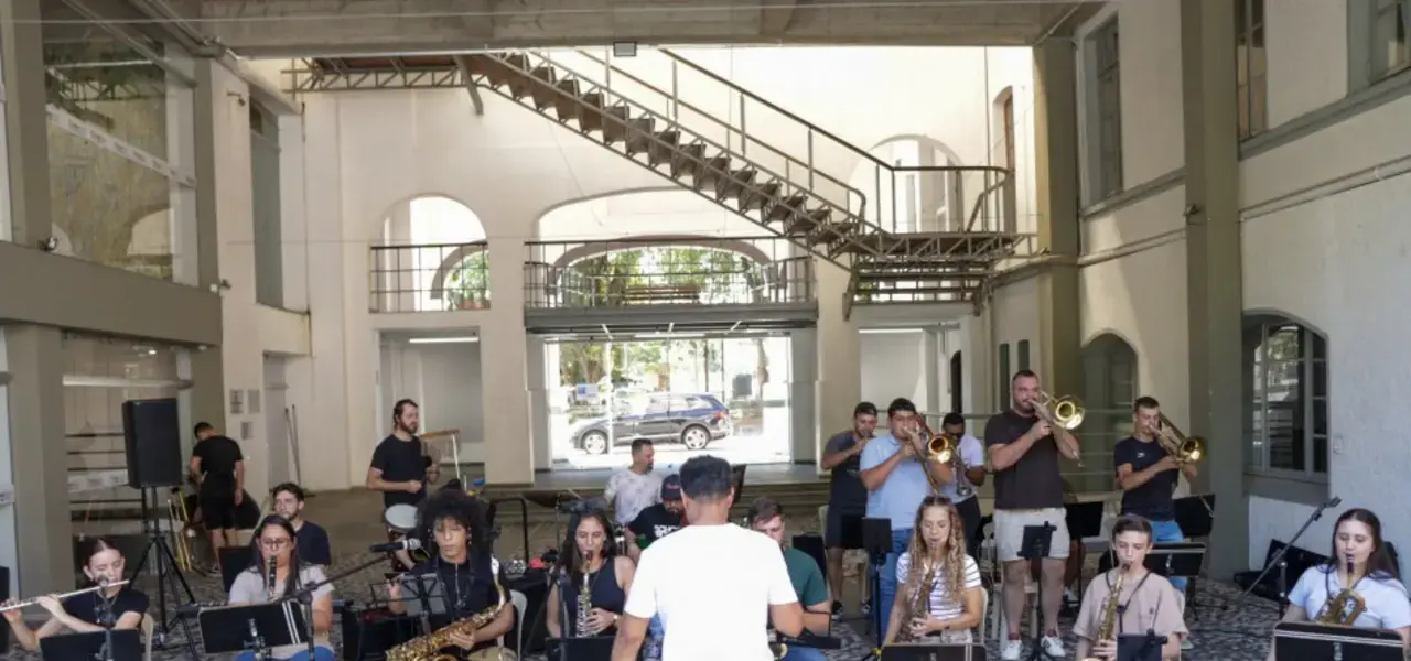 Banda Municipal encerra shows do Natal em Blumenau este fim de semana