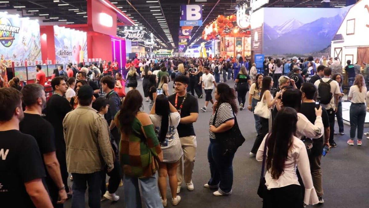 fãs interagem nos cenários das séries na Spoiler Night