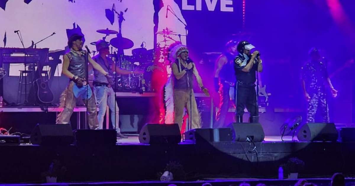 Andrea Bocelli e Village People farão apresentações em evento de sorteio da Copa do Mundo