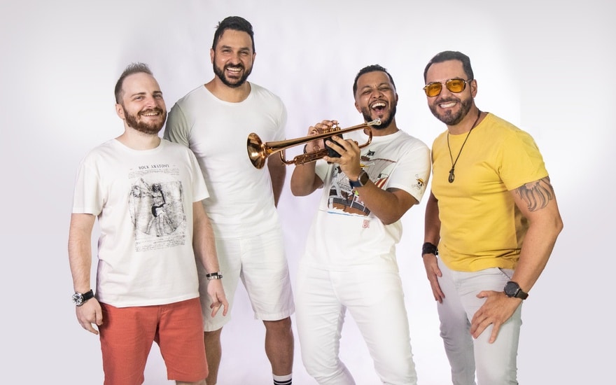 Banda Living se apresenta no Carnaval 2025 em cidades da região de Ribeirão Preto