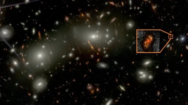Galáxia gigante de 12 bilhões de anos é descoberta e desafia teoria da formação do universo; entenda