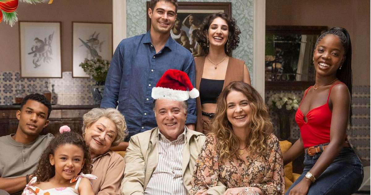 Natal com assombração na novela 'Dona de Mim'?! Mesmo depois de morto, Abel aparece na festa da família; saiba como o empresário surge para os Boaz