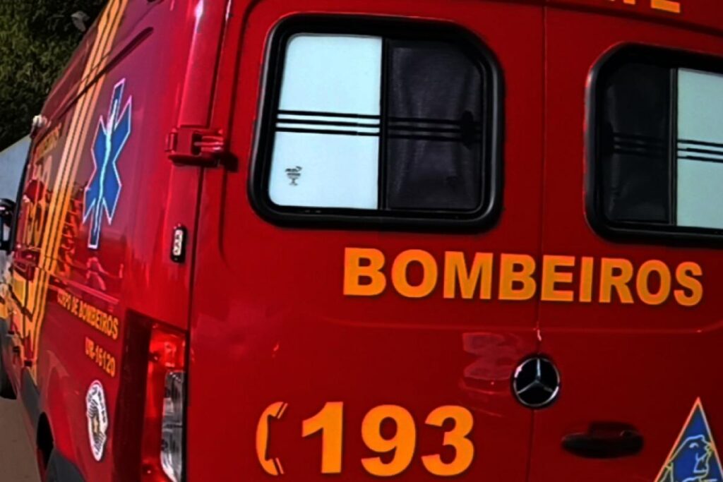 O homem sofreu escoriações e foi medicado no Hospital Unimed.