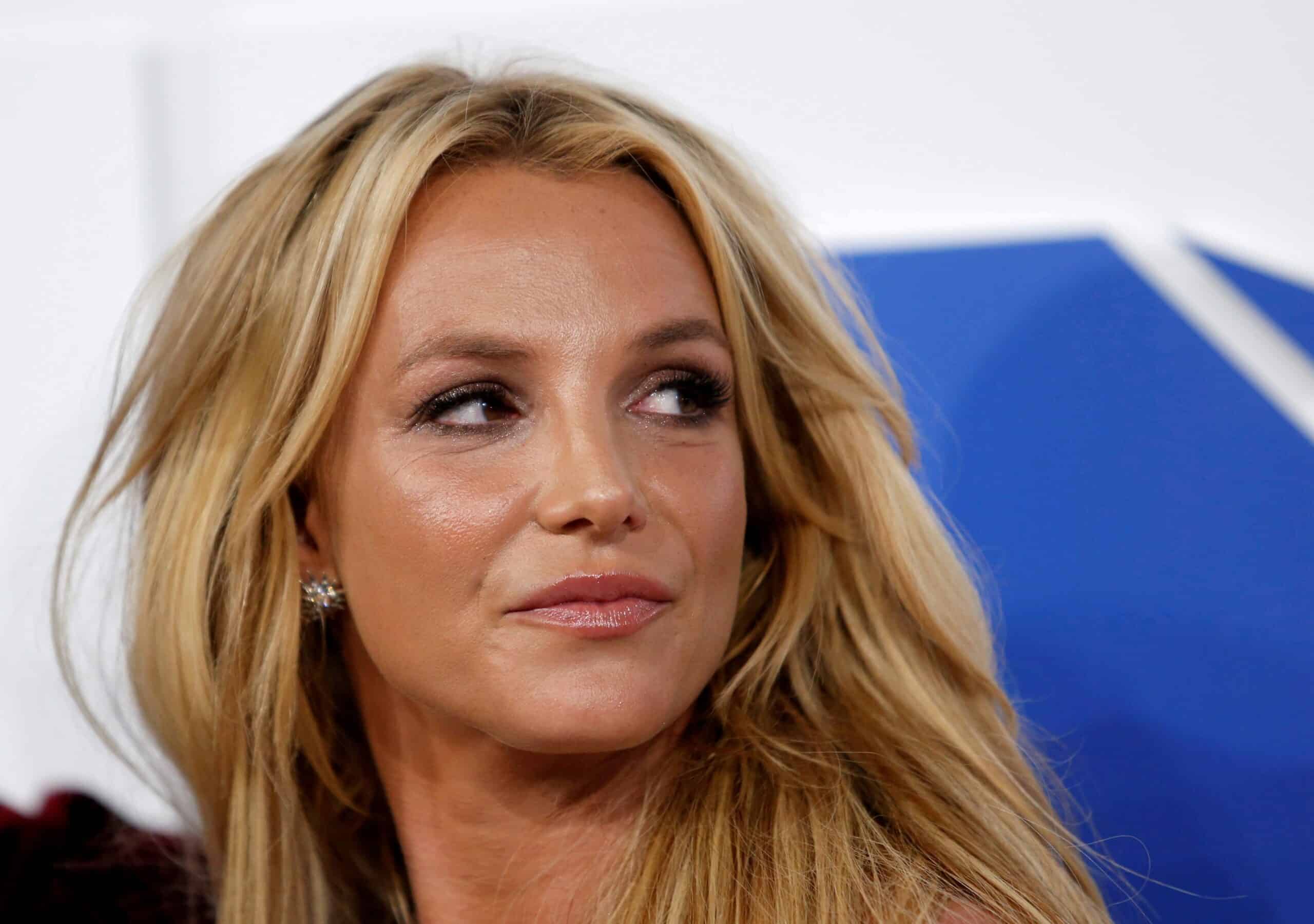 Britney Spears faz aniversário e lança nova edição de biografia; saiba o que ela conta no livro