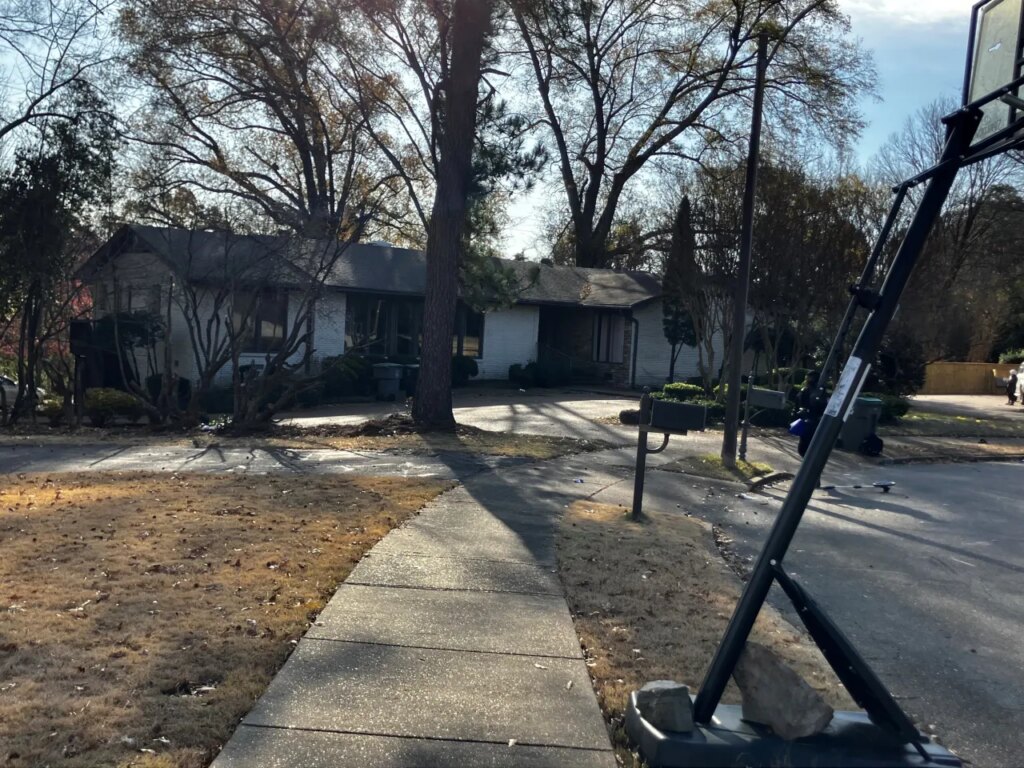 Man shot to death after argument in East Memphis