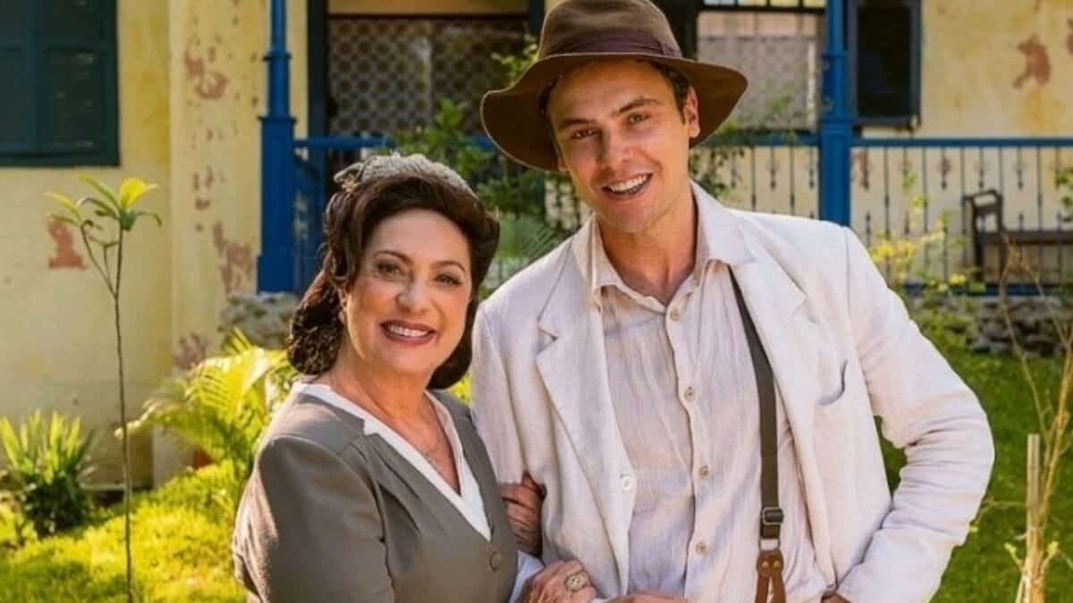 Anastácia reaparece para Candinho e faz revelação sobre Samir (Foto: Globo, Divulgação)