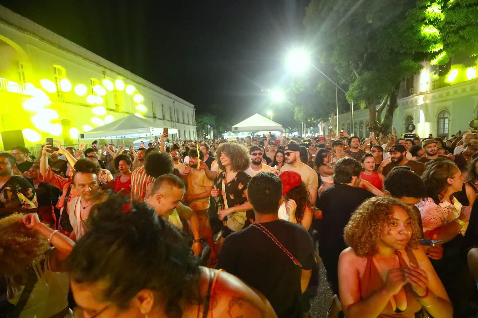 Cidade Velha e Mangueirão vibram com shows gratuitos na despedida do Festival Psica 2025