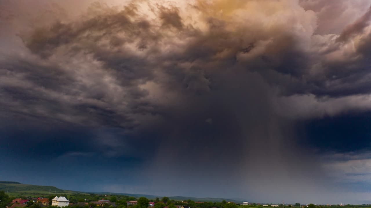 Goiás entra em alerta para chuvas fortes e tempestades no fim de semana