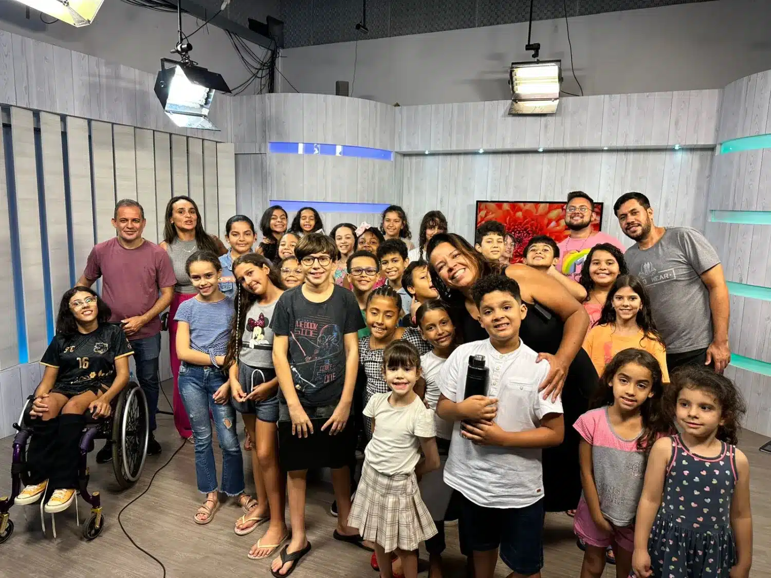 Coral de Crianças da Escola Cidade da Música se apresenta no projeto Um Natal de Luz – Iluminando o Triângulo Mineiro