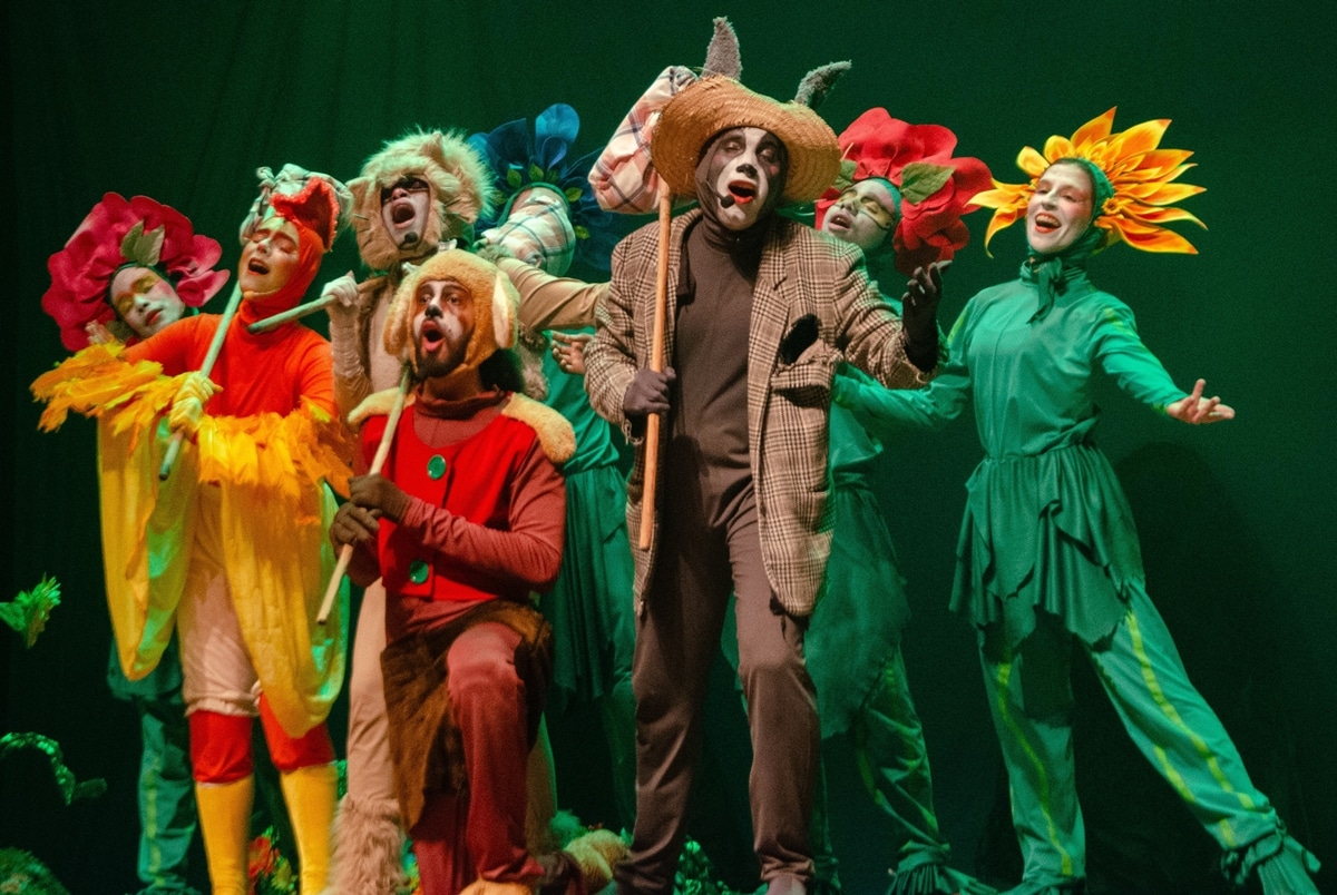 Musical “Os Saltimbancos” celebra um ano em cartaz com duas apresentações em Salvador