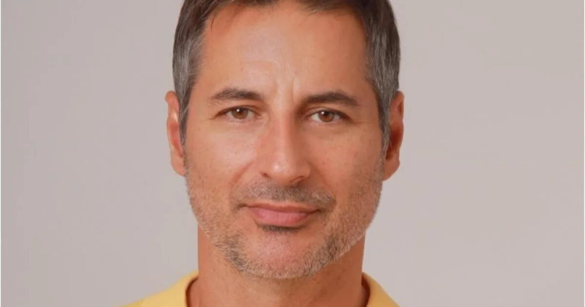 Renatto Bisoni vive o advogado beto na novela ‘Terra Forte’ em Portugal