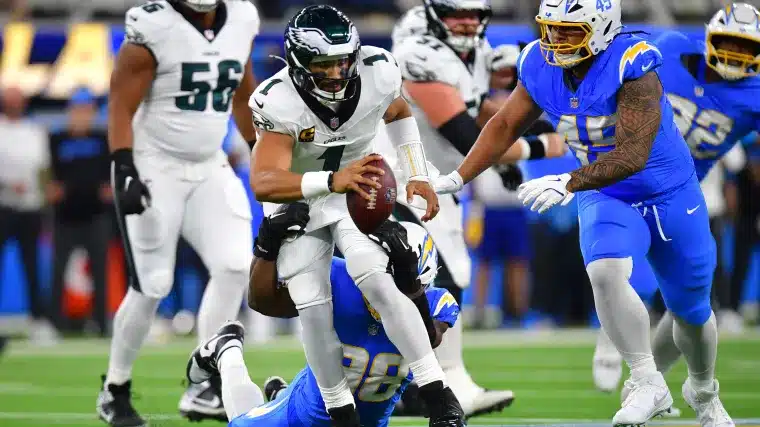 What happened to Jalen Hurts? Why Eagles QB had nightmare first half vs. Chargers image