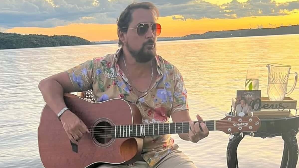 Canto Mauri, irmão de Chitãozinho e Xororó