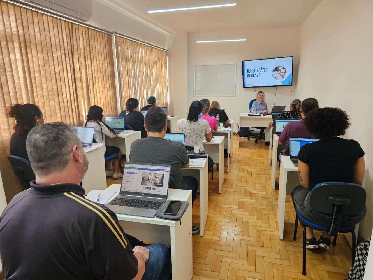Emap promove curso prático de Canva — Prefeitura de Bagé